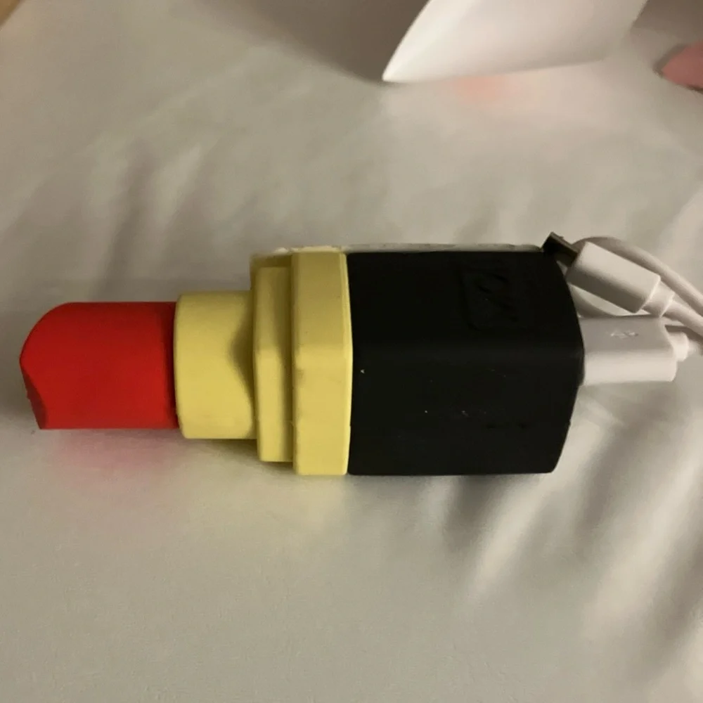 Moji Power Lipstick Soft Touch External Battery 2600 MAH Power Bank TESTED